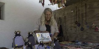 “La creación del mercadillo de la Mola fue una muy buena idea para destacar el trabajo artesanal hecho en la isla” Entrevista a Eva Baisl
