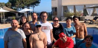Cierre del verano por todo lo alto para los usuarios de la Unidad de Discapacidad del Centro de Día Los usuarios realizaron actividades en la piscina del Hotel Tahiti