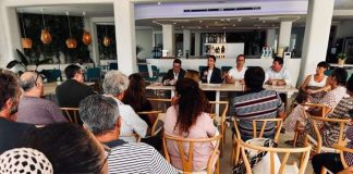 Prohens pide a Armengol que defienda a los ciudadanos de Formentera de los efectos del nuevo reglamento de Costas Reunón PP y afectados por la Ley de Costas