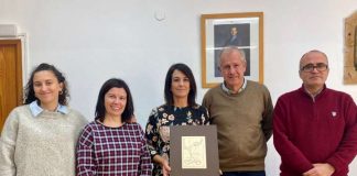 Un mapa del siglo XVIII y un contrato matrimonial del XIX cedidos al Arxiu del Consell de Formentera Acto de donación al Arxiu del Consell de Formentera