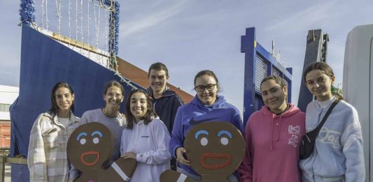 La Associació Reis Mags prepara unas «dulces» carrozas para recibir a sus majestades de Oriente