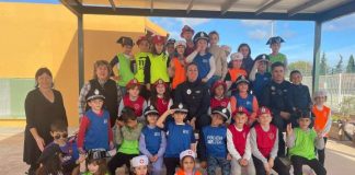 Los alumnos de segundo y tercero de primaria aprenden cómo responder ante una emergencia con el servicio de Policía Tutor