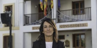 “Hay que encontrar el equilibrio entre la actividad turística y que se pueda vivir en la isla de una manera digna” Entrevista a Ana Juan