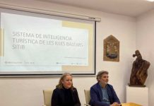 La AETIB presenta en Formentera el marco para la creación de un sistema de inteligencia turística de las Islas Baleares Alejandra Ferrer y Francesc Mateu en la rueda de prensa esta mañana