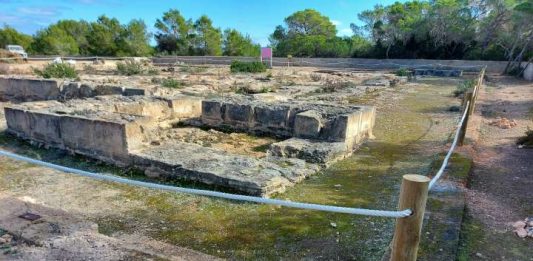 El Consell retira las vallas del castellum romano de Can Blai para hacerlo más accesible y agradable a los visitantes Castellum romano can Blai