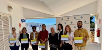 El Consell de Formentera otorga una maestría y siete nuevas cartas de artesano Ana Juan con el nuevo grupo de artesanos