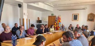 Trabajo conjunto para una actividad pesquera sostenible Foto reunió Comissió Pesca en Formentera