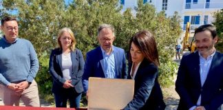 Inicio de las obras de diecisiete viviendas públicas en Sant Ferran Primera piedra nuevas VPO en Sant Ferran
