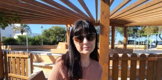 Rodolins acolorits per a grans i petits, una novedad literaria muy especial para este Sant Jordi en Formentera Anna Costa, autora de Rodolins acolorits