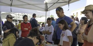 Libros, rosas y firmas para celebrar el Día del Libro