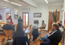 Reunión con empresas locales para crear un calendario de propuestas de turismo activo y otras actividades durante todo el año Reunió calendari activitats turisme