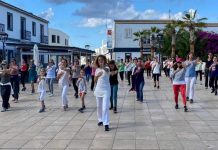 Danza meditativa por la igualdad en la plaza de Sant Francesc Danza meditativa en la plaza de la Constitución