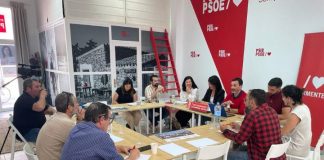 Ana Juan presenta una campaña «hacia el equilibrio» de Formentera Momento de la reunión celebrada esta mañana en la sede del PSOE formenterés