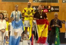 El equipo de Colombia gana la final del Mundialito de fútbol sala Formentera 2023 Podio del Mundialito fútbol sala Formentera 2023