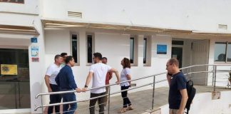 Primera toma de contacto entre equipo de gobierno y trabajadores del Consell Insular El nuevo equipo de gobierno en su recorrido por las oficinas del Consell Insular