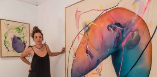 Recuerdos, vivencias, formas y colores en la exposición «Souvenirs Paradise» de Elena Montesinos