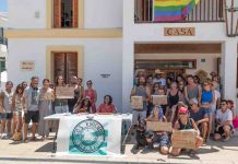 Unas 40 personas se manifiestan en Formentera por una vivienda digna