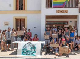 Unas 40 personas se manifiestan en Formentera por una vivienda digna