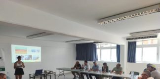 Llorenç Córdoba asiste a la reunión del grupo de acción local de pesca de Eivissa y Formentera del grupo Leader Un momento de la reunión del grupo de acción local de pesca pitiuso