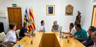 Reunión de delegados del sindicato UGT con su secretario general en Formentera Pepe Álvarez UGT