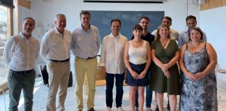 Llorenç Córdoba pide que la nueva Ley Turística respete la independencia de cada Consell Insular Reunión equipo de gobierno con conseller balear de Turismo, Jaume Bauzà en Formentera