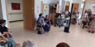 Los mayores de Formentera celebran su festividad con comidas y excursiones Celebración día de los mayores en el Centro de Día