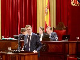 El Parlament balear aprueba la ley que bonifica el impuesto de sucesiones y donaciones y amplía la reforma fiscal Parlament balear