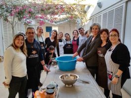 Sorpresas y camaradería a la hora de aprender todo sobre la Salsa de Nadal SALSA DE NADAL 2023