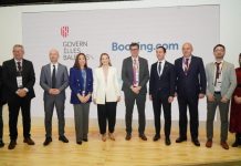 El Govern y Booking.com liderarán un proyecto piloto en Baleares para luchar contra la oferta de alquiler turístico ilegal Participantes en la reunión entre Govern y Booking.com
