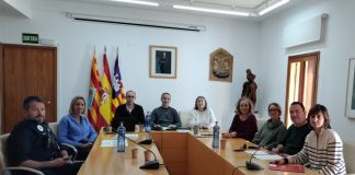 Consell Insular de Formentera y sindicatos acuerdan mejoras para los bomberos de la isla Reunión representantes Consell y delegados sindicales