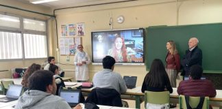 «Científiques a l’aula» para celebrar el Día Internacional de la Mujer y la Niña en Ciencia Actividad Científiques a l'aula
