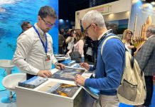 Formentera trabajará en la reorganización del sistema de ordenación turística para poner en contacto a touroperadores con pequeños operadores turísticos El conseller Mayans en la BIT de Milán