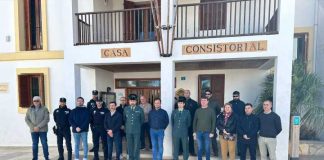 Minuto de silencio por la muerte de dos agentes de la Guardia Civil Minuto de silencio