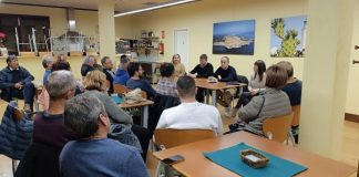 El Consell hace balance con los vecinos de la Mola del cumplimiento de los compromisos pactados hace cinco meses Reunión con vecinos de La Mola