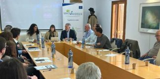 Jornada «productiva” para sensibilizar al sector turístico del ahorro y la reutilización del agua Reunión sobre gestión sostenible del agua en zonas turísticas