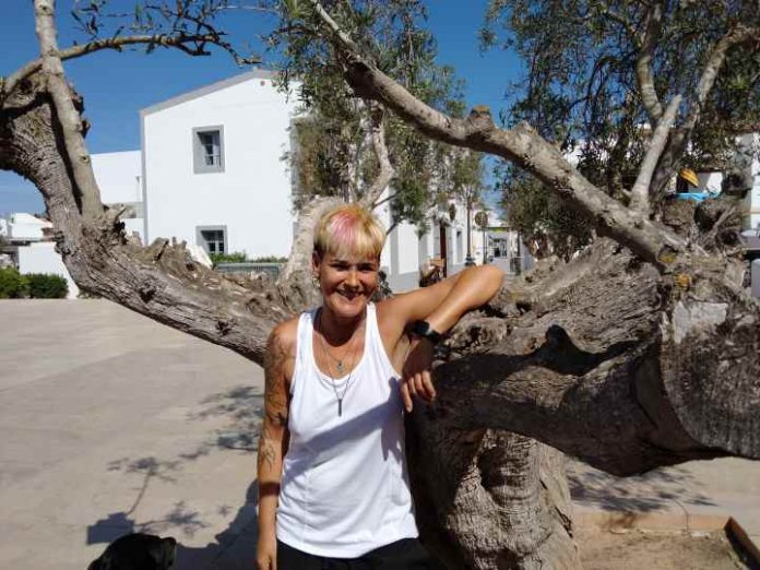 Ana Benito Tovar en la plaza de Sant Francesc Ana Benito Tovar
