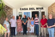 El senador y la directora insular del Estado ofrecen incentivos al personal funcionario