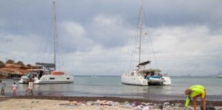 La DANA deja en Formentera al menos 40 embarcaciones varadas en diferentes puntos de la isla y múltiples destrozos