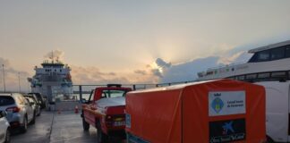 Dos bomberos con equipo necesario salen de Formentera a Valencia para continuar con las tareas de ayuda Bomberos de Formentera embarcan hacia Valencia