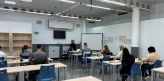 Puesta en marcha de un curso de inglés orientado al comercio SOIB / Consell