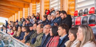 El campo municipal de deportes cuenta con nueva gradería