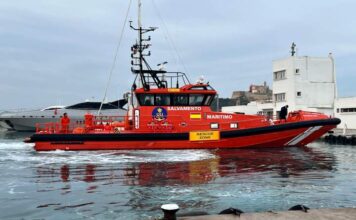 Rescatados 19 migrantes subsaharianos a dos millas al sur de la Mola