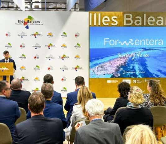 Formentera da a conocer sus eventos deportivos ante una veintena de periodistas alemanes en la ITB Berlín