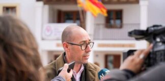 El Consell de Formentera reitera su oposición a las bases del concurso para la gestión del puerto de la Savina y presenta propuestas de mejora Óscar Portas