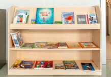 Nuevo punto de lectura en el Hospital de Formentera para amenizar las esperas de pediatría Libros infantiles Hospital de Formentera