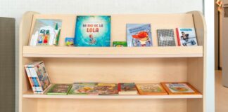 Nuevo punto de lectura en el Hospital de Formentera para amenizar las esperas de pediatría Libros infantiles Hospital de Formentera