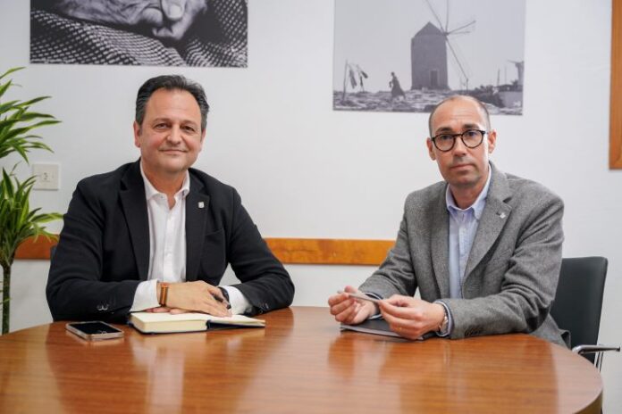 Reunión del presidente Óscar Portas y el diputado autonómico Llorenç Córdoba esta mañana en Formentera