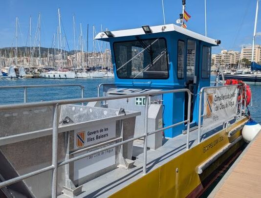 Inicio de la campaña de limpieza del litoral con 23 embarcaciones distribuidas en todas las islas Limpieza del litoral
