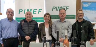 PIMEF destinará 100.000 euros de Fondos Next Generation a la promoción del producto local y de la gastronomía tradicional de Formentera Empresarios y representantes de PIMEF durante la presentación del proyecto
