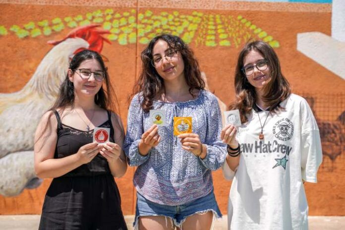 Alumnes 2n de Batxillerat de l’IES Marc Ferrer que fan Dibuix Artístic